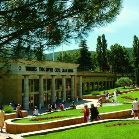 Апартаменты Le Jardin Греу-ле-Бэн Экстерьер фото